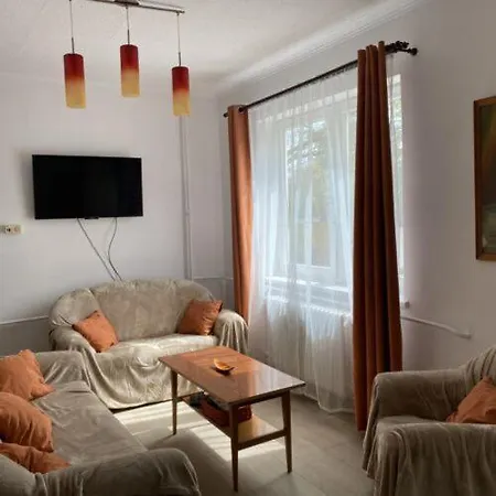 Kövirózsa vendégház Casa de hóspedes *